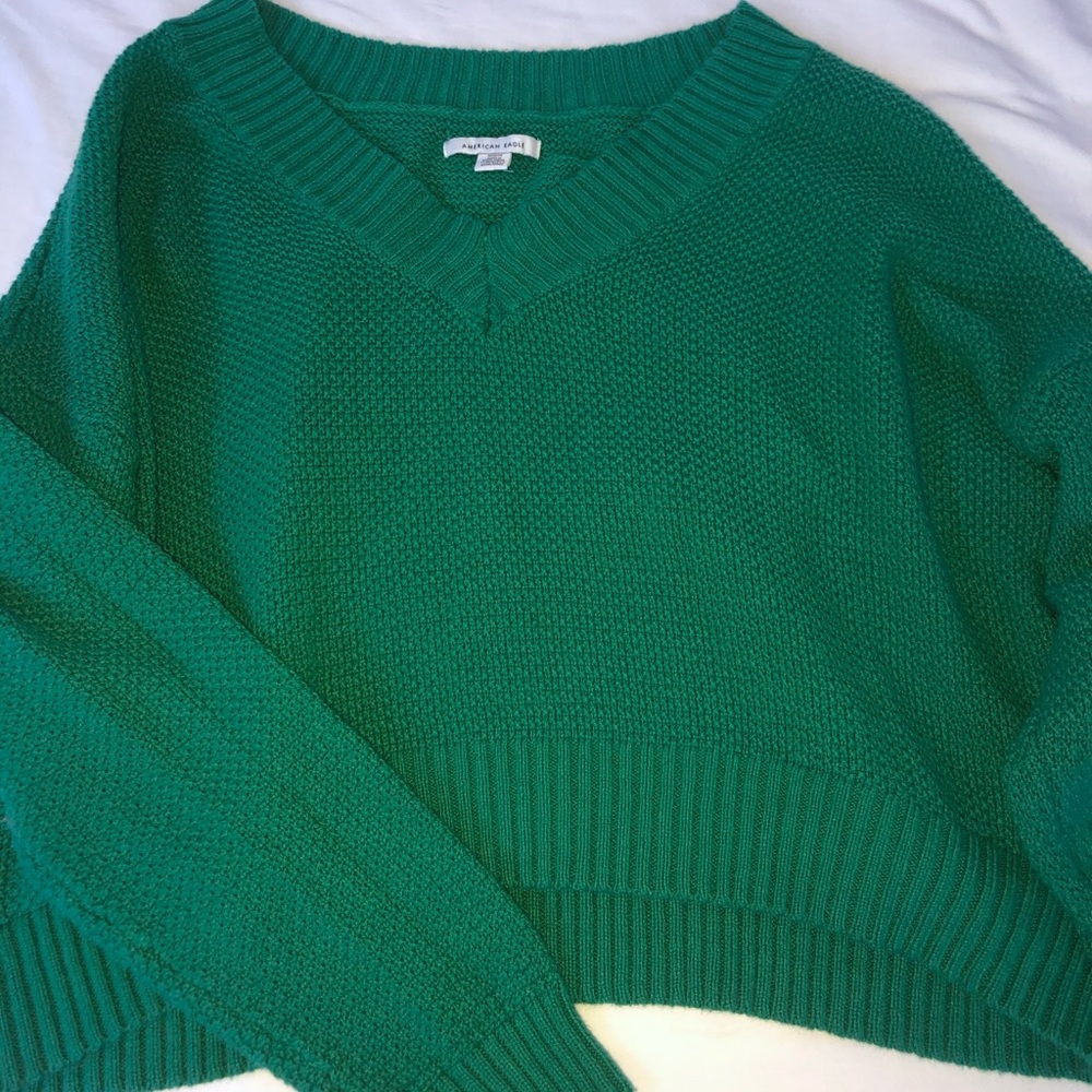 Green V-Neck cropped American Eagle Sweater